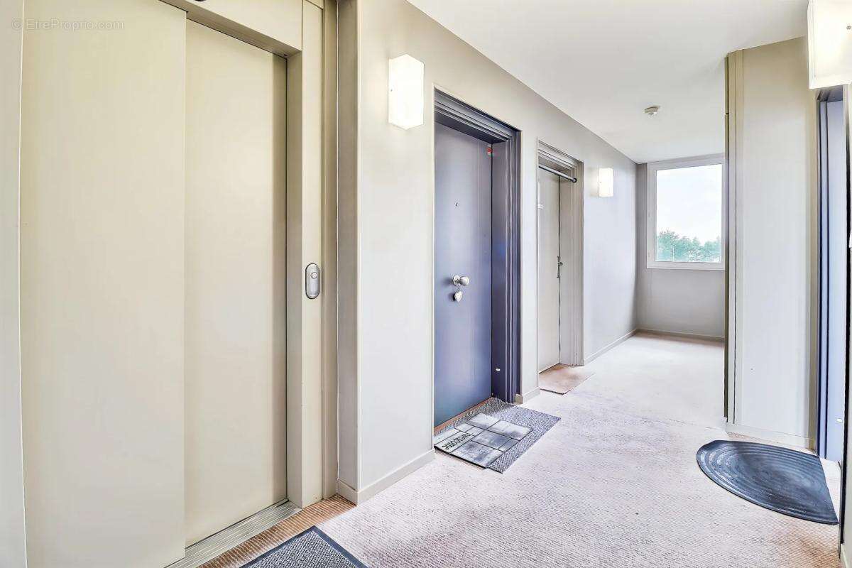 Appartement à SAINTE-GENEVIEVE-DES-BOIS