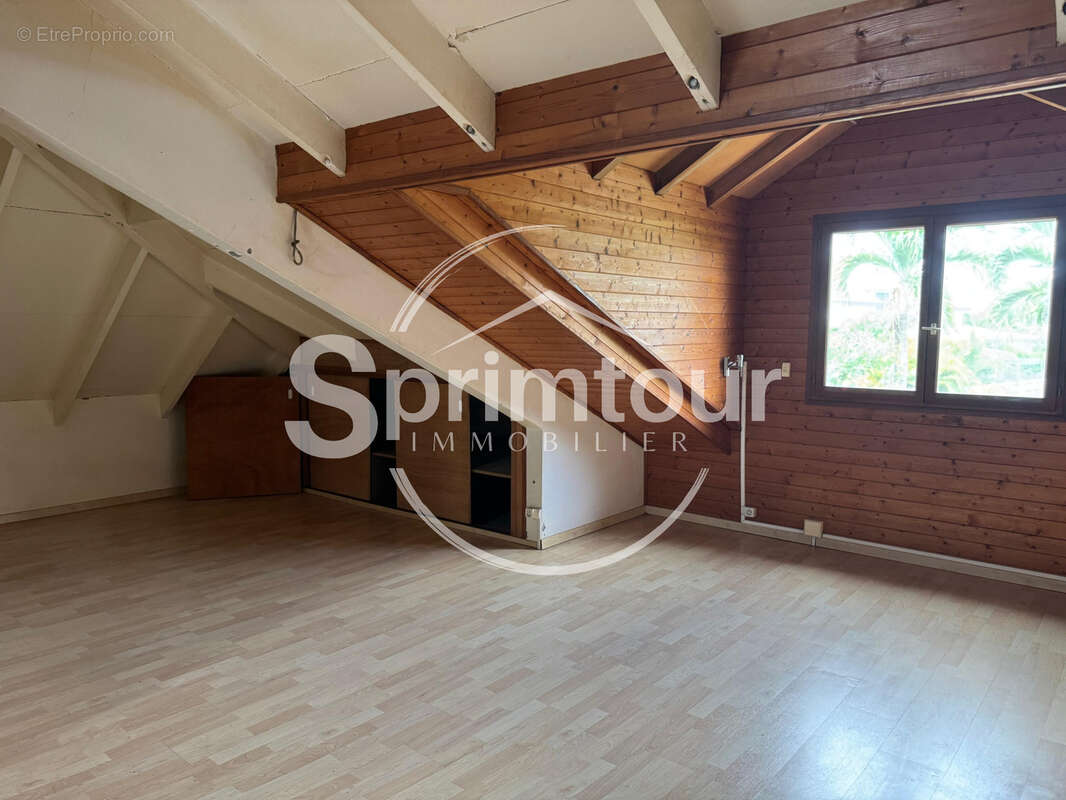 À VENDRE   BAIE-MAHAULT Villa Créole T6 avec Piscine sur Terrain de 1000 m2 - photo 25