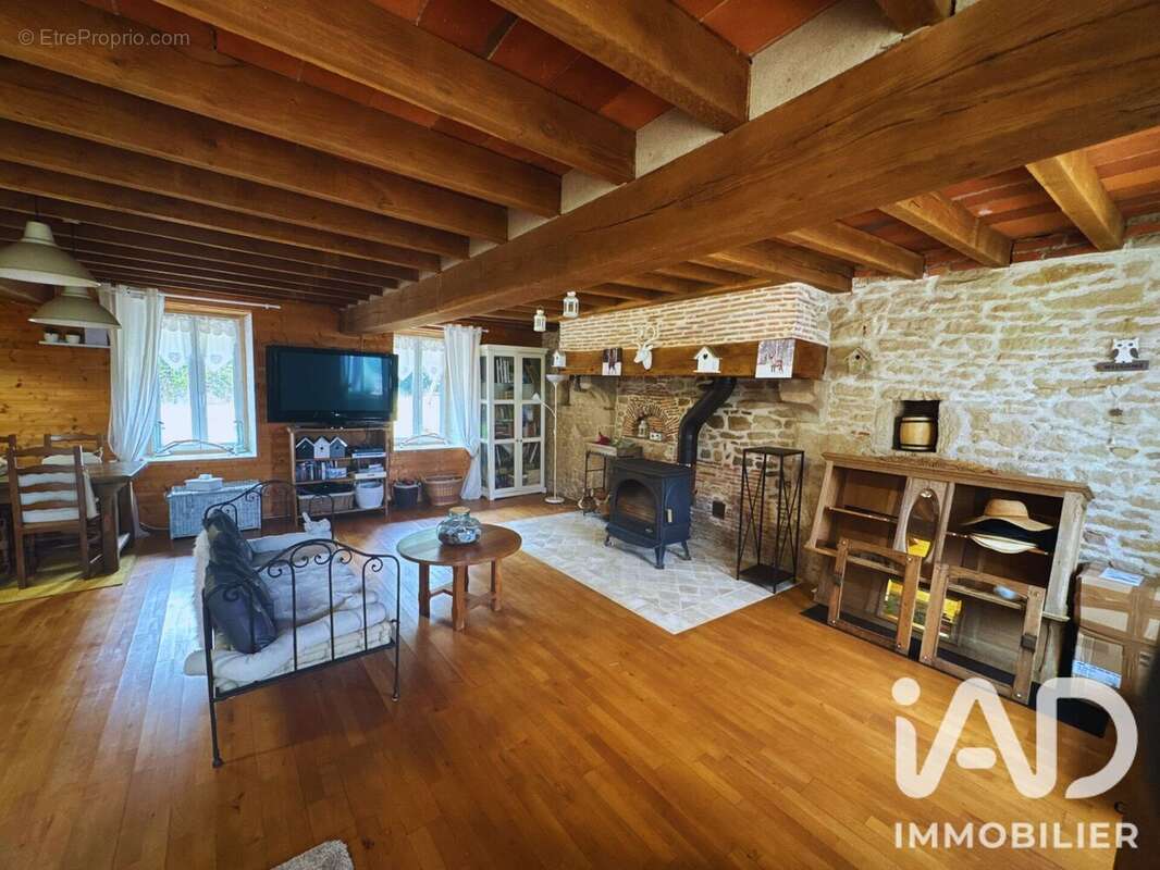 Maison 275 m² à Chateauneuf-Val-De-Bargis  - photo 2