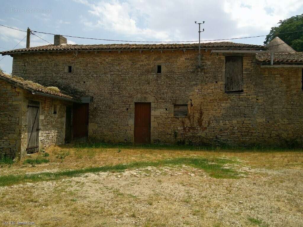 Maison de Campagne Avec Dépendances. Investissement Potentiel - photo 3