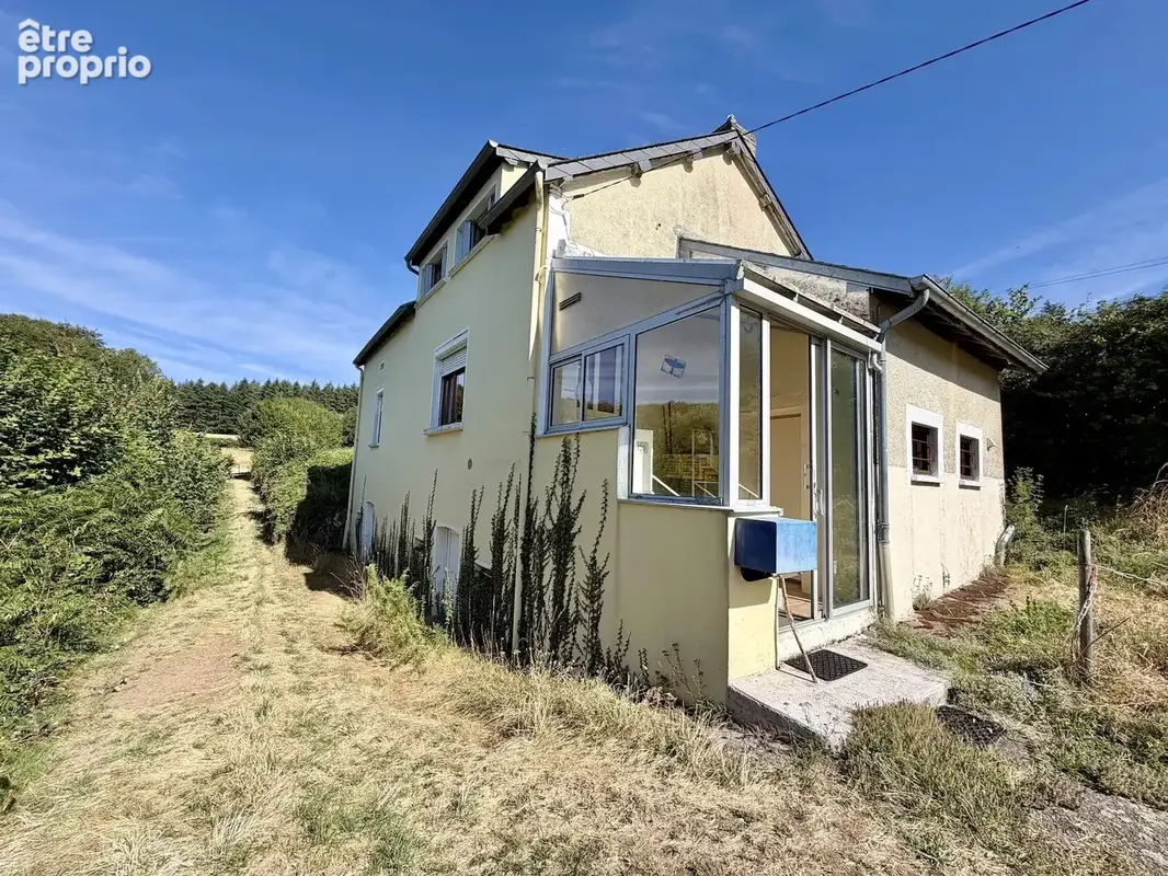 Situation unique! Au bout d'un petit chemin, maison avec granges proche de Saint-Léger-de-Fougeret - photo 2