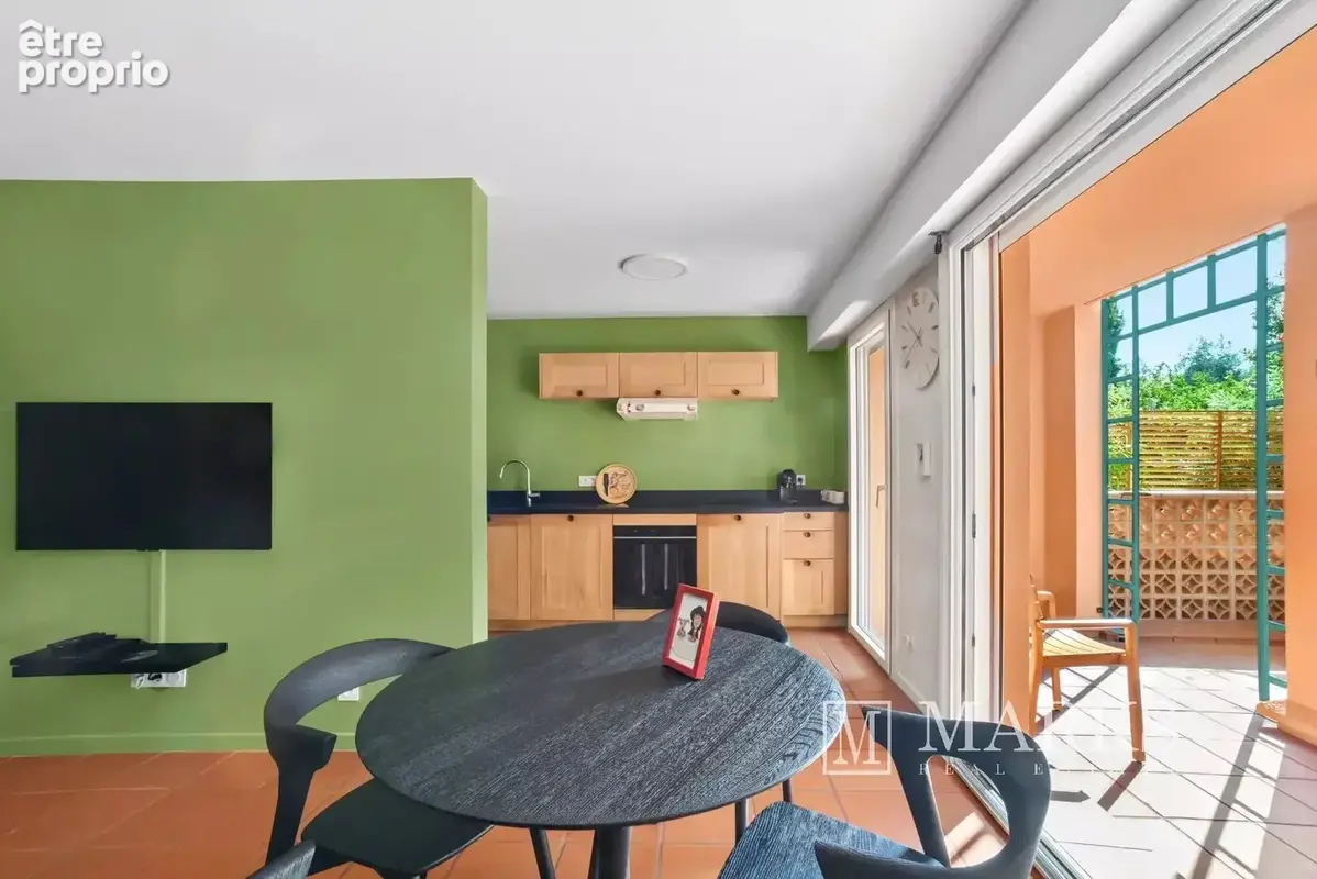 Appartement rénové d'une chambre avec grande terrasse orientée au sud - photo 9