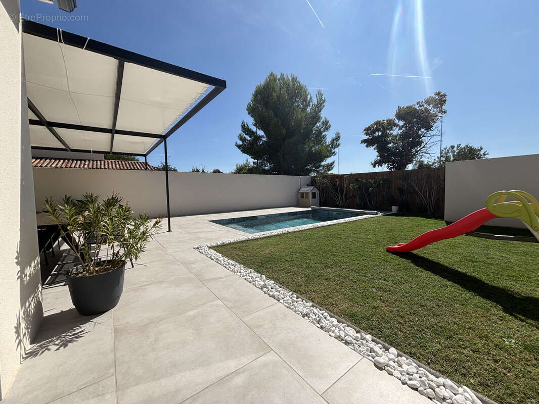 Maison à CHATEAURENARD