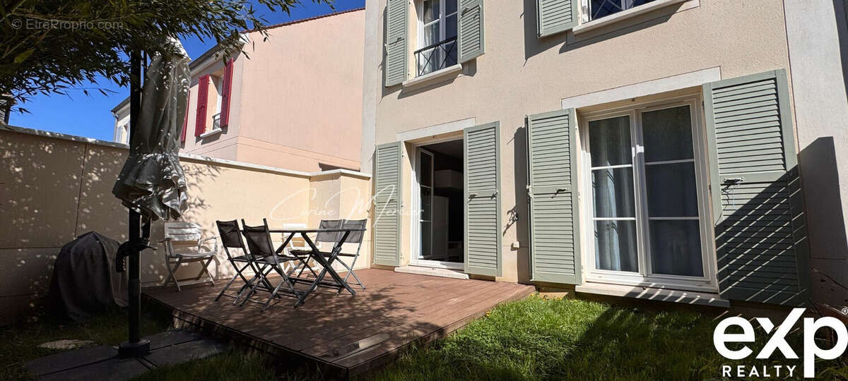 Maison à NEAUPHLE-LE-CHATEAU