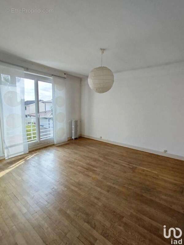 Photo 8 - Commerce à LE TAILLAN-MEDOC