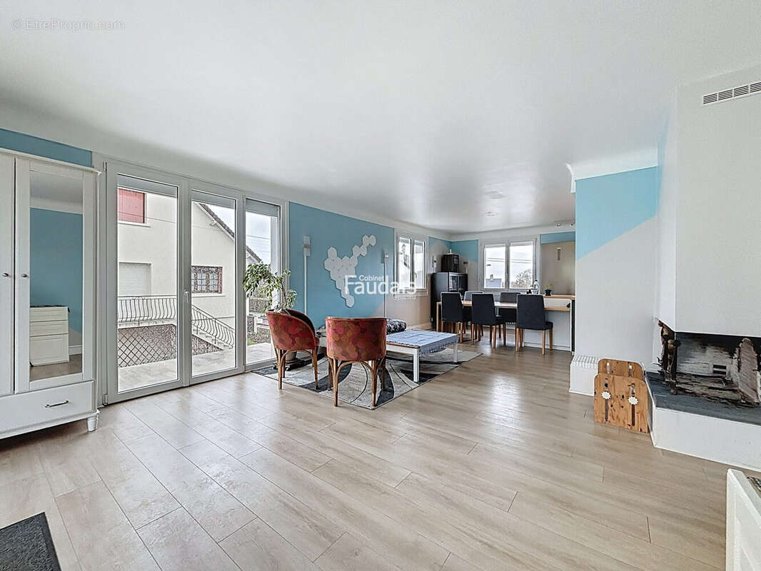 Maison 236 m² à Isigny-Sur-Mer  - photo 3