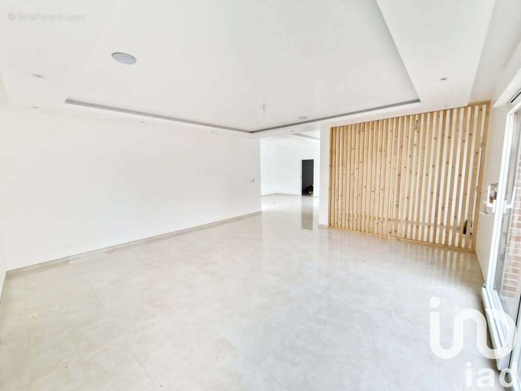 Photo 2 - Maison à CORQUILLEROY