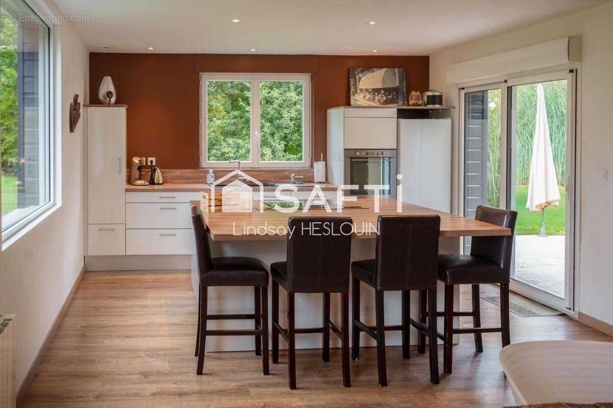 Maison 170 m² à Domjean  - photo 2