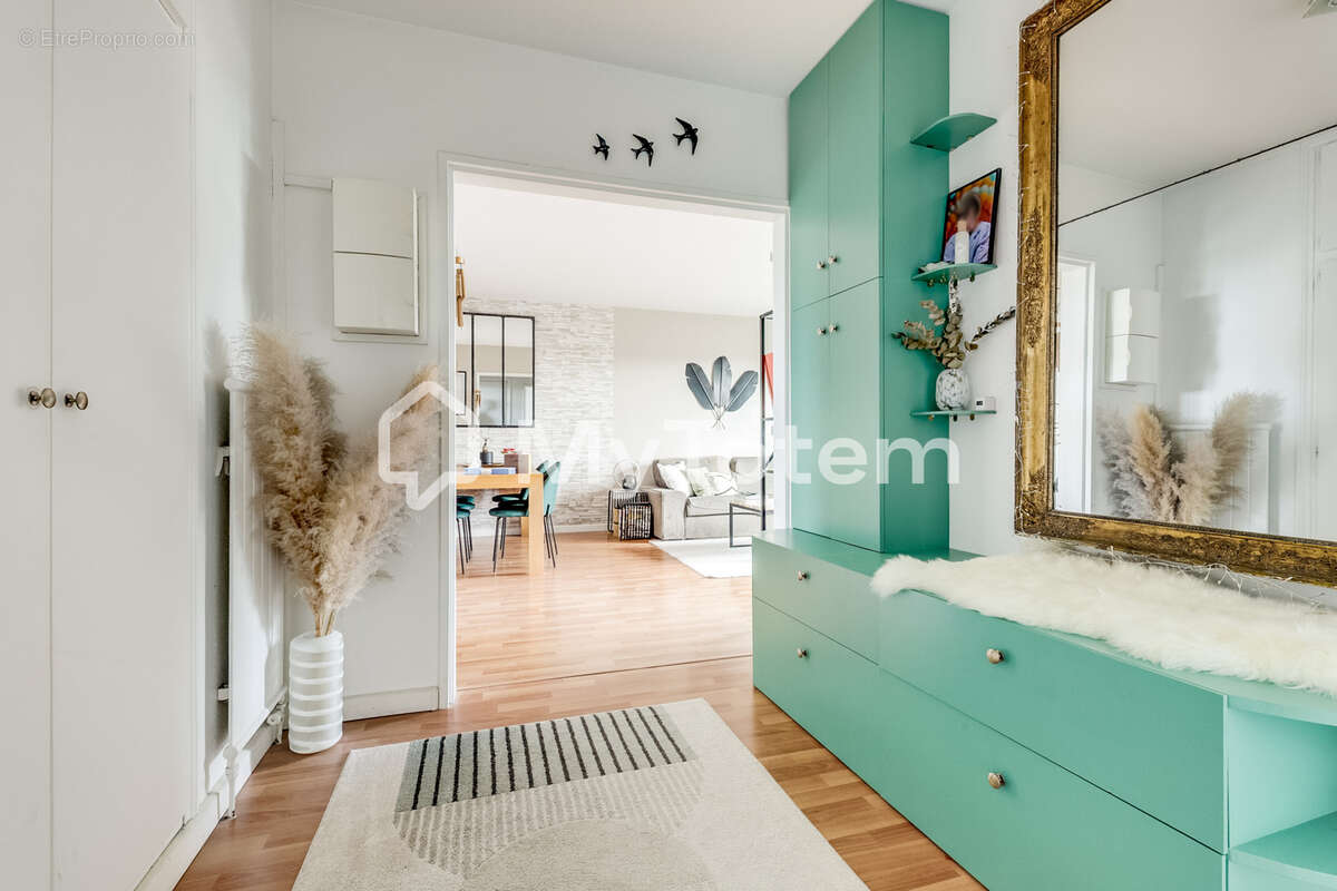 Appartement à LES CLAYES-SOUS-BOIS