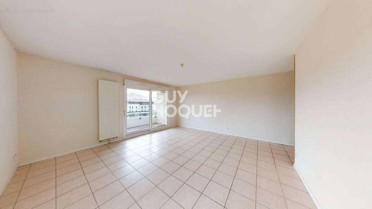 Appartement à ALLONZIER-LA-CAILLE