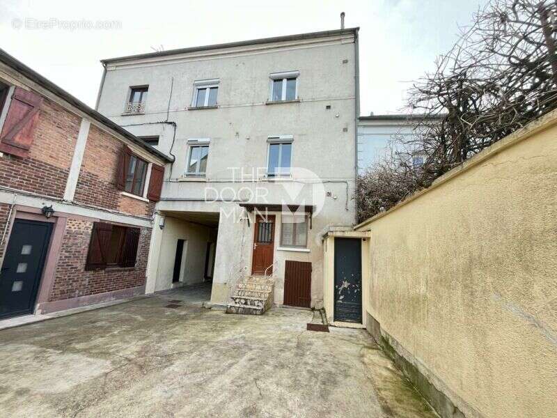 Appartement à LIMOURS