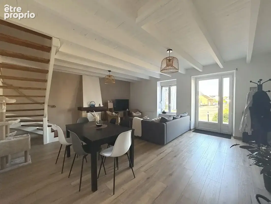 Maison à COMBOURG