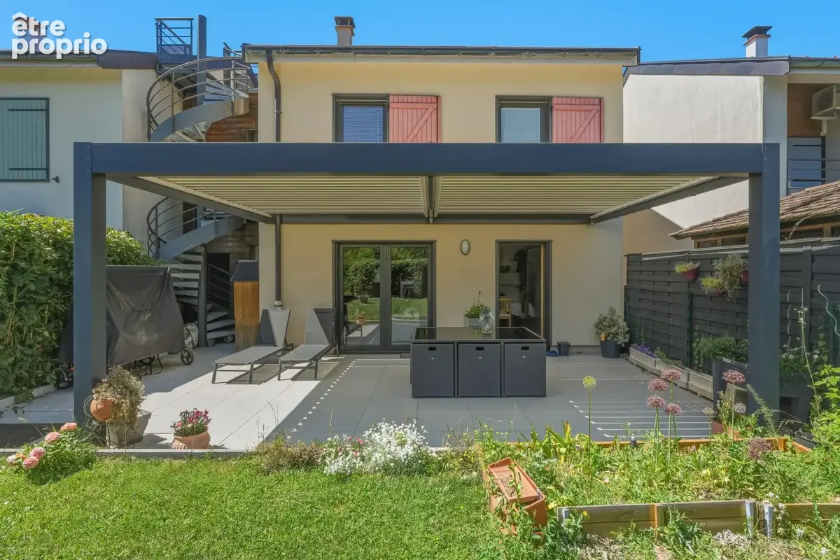 Maison à VERSONNEX