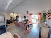 Maison à SAINT-JEAN-BONNEFONDS