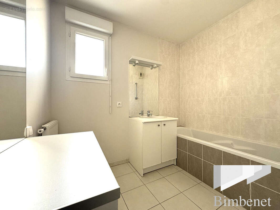 Appartement à SAINT-JEAN-DE-LA-RUELLE