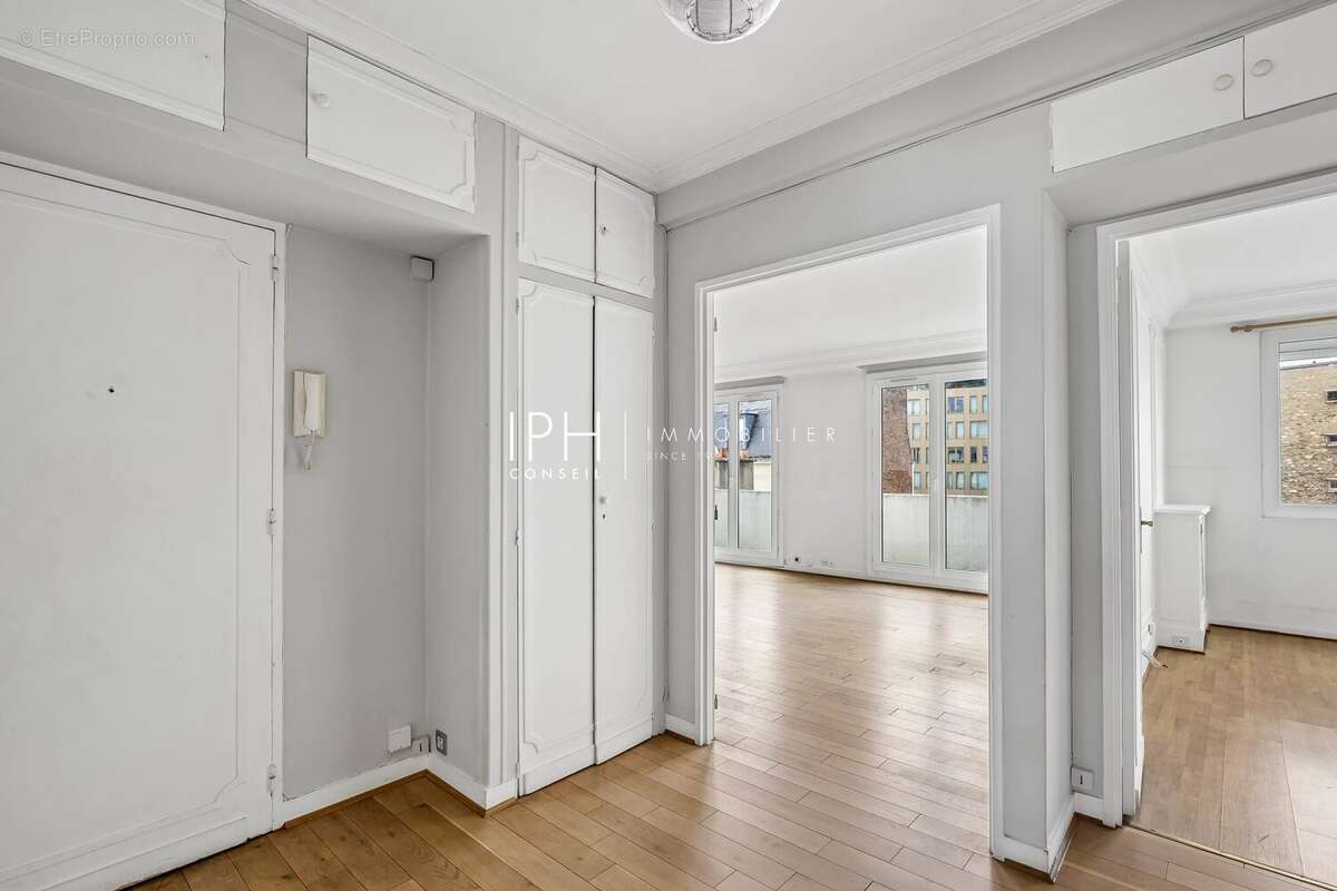 Appartement à NEUILLY-SUR-SEINE
