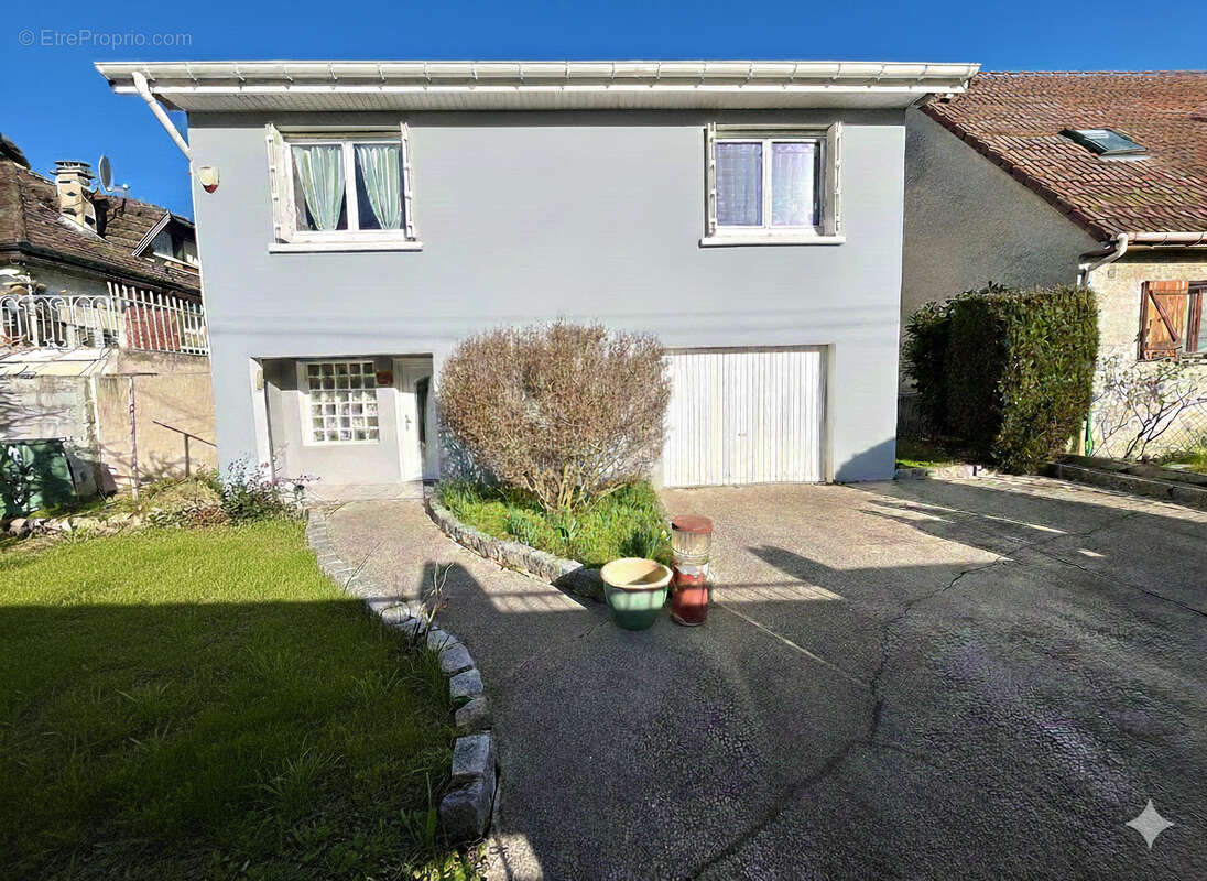 Maison à TREMBLAY-EN-FRANCE