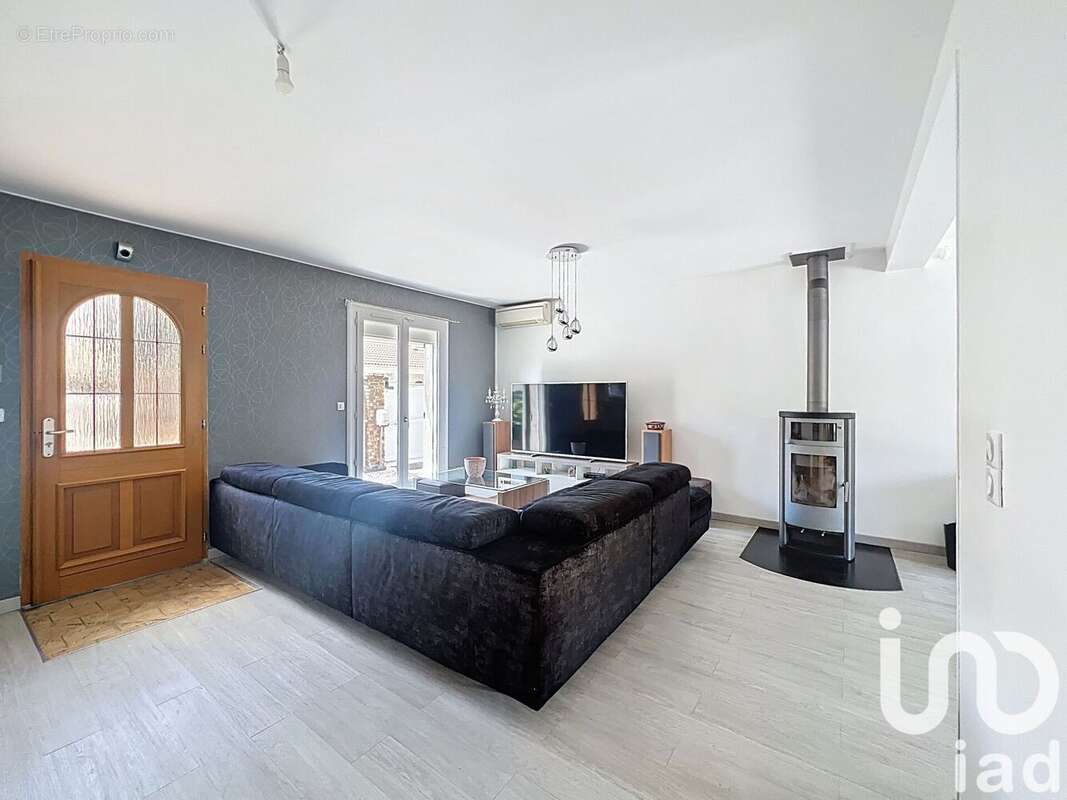 Photo 5 - Maison à LES CHAPELLES-BOURBON