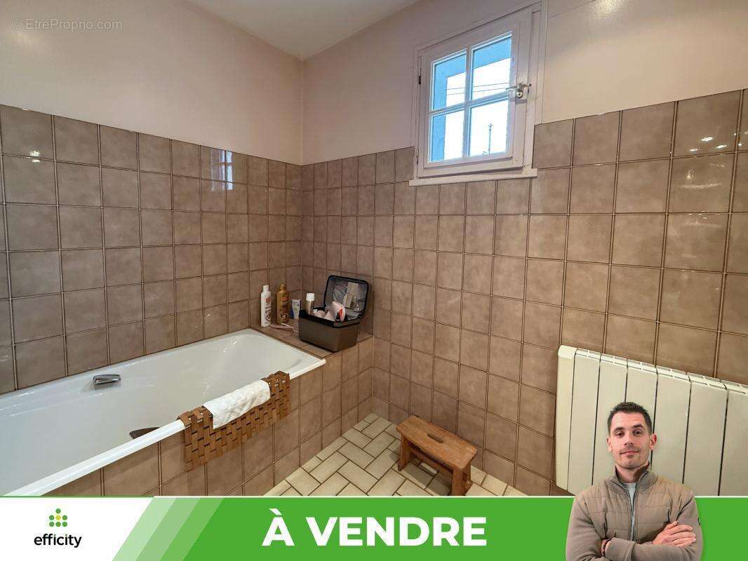 Maison 112 m² à Lizant  - photo 13