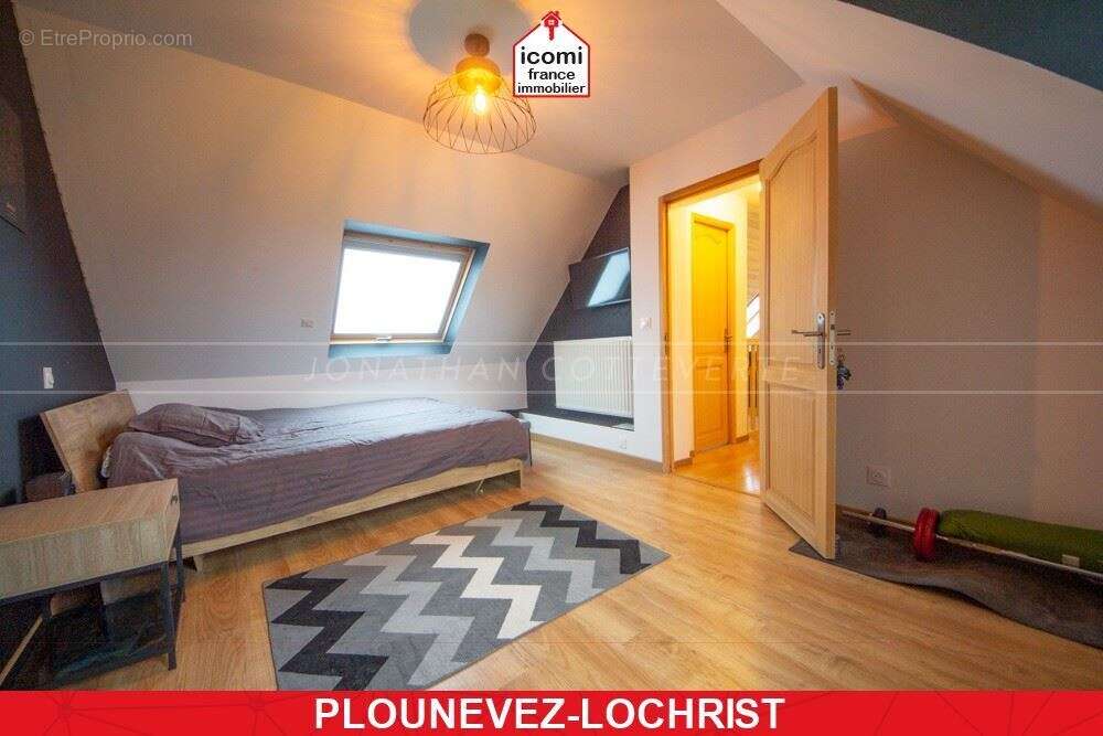 Maison à PLOUNEVEZ-LOCHRIST