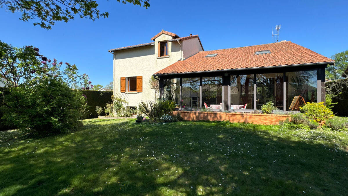 Maison à FONTAINE-LE-COMTE