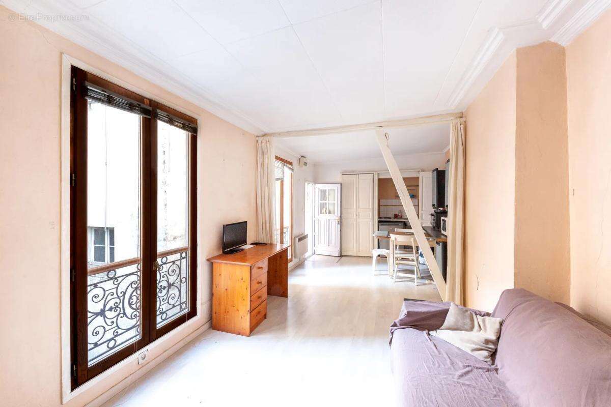 Appartement à PARIS-18E