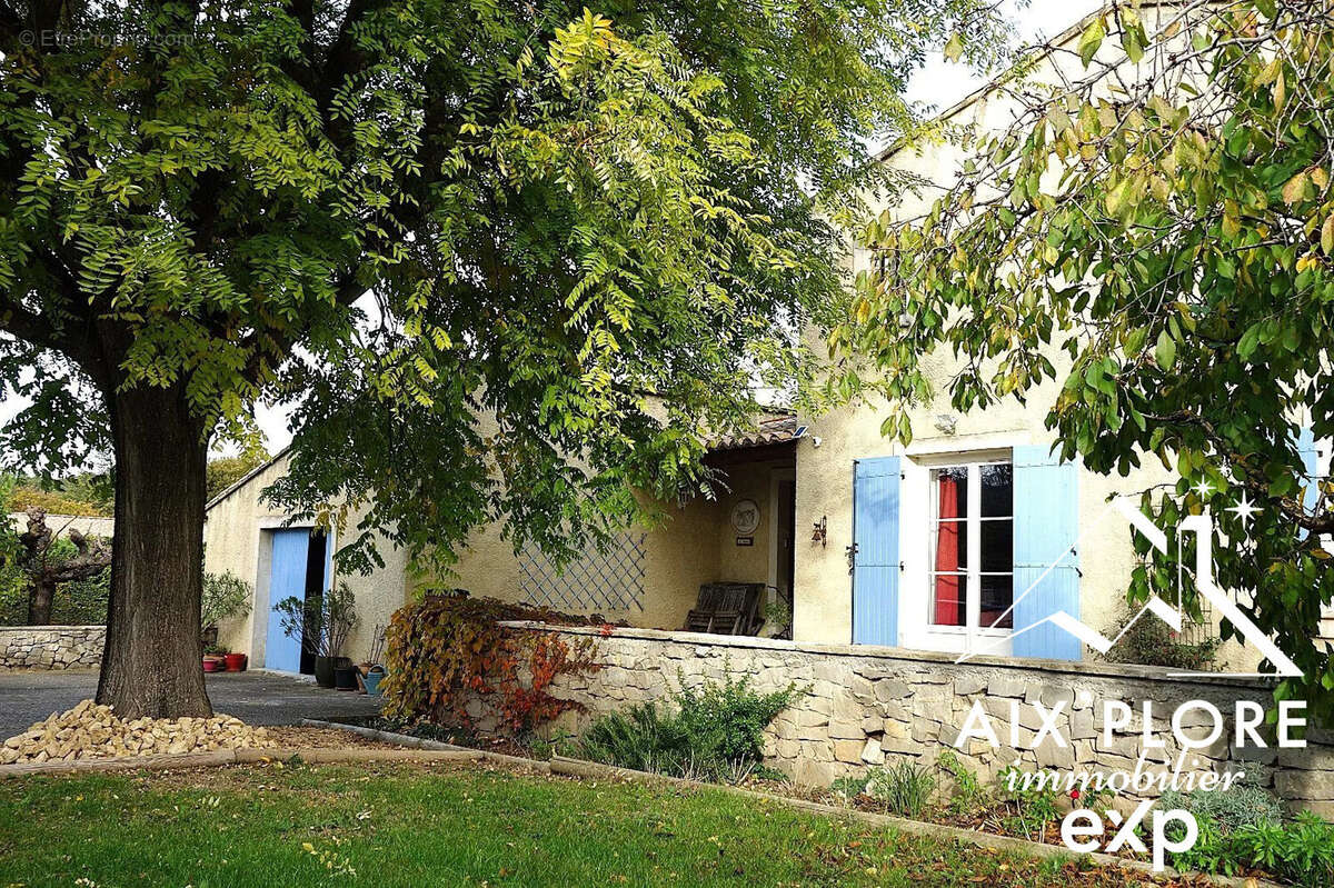Maison à ENTRECHAUX