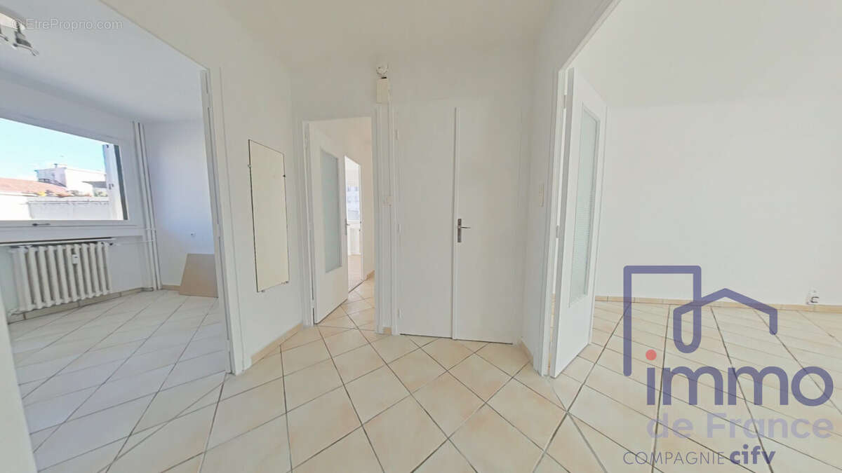 Appartement 72 m² à Saint-Etienne  - photo 8