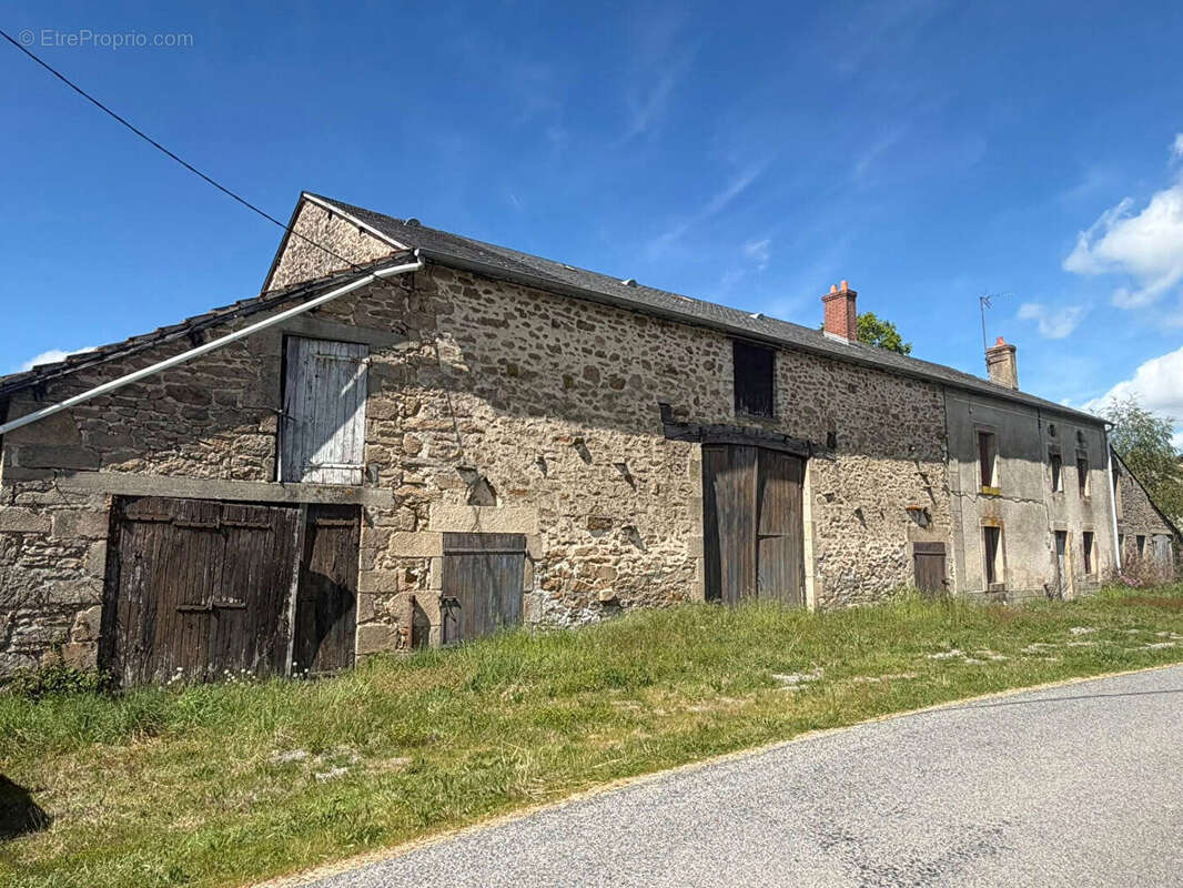 Maison à SAINT-AMAND-MAGNAZEIX