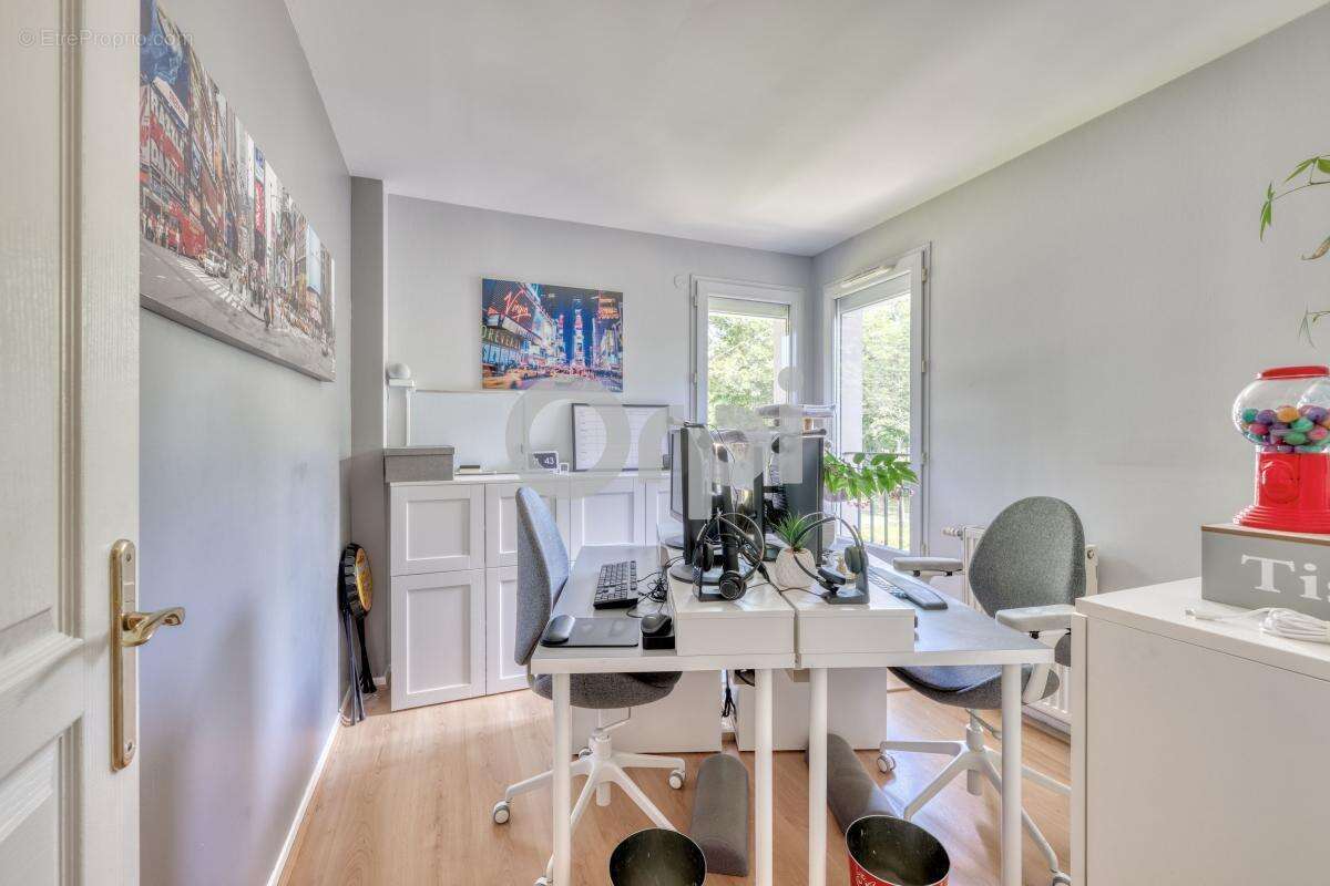 Maison à BUSSY-SAINT-GEORGES