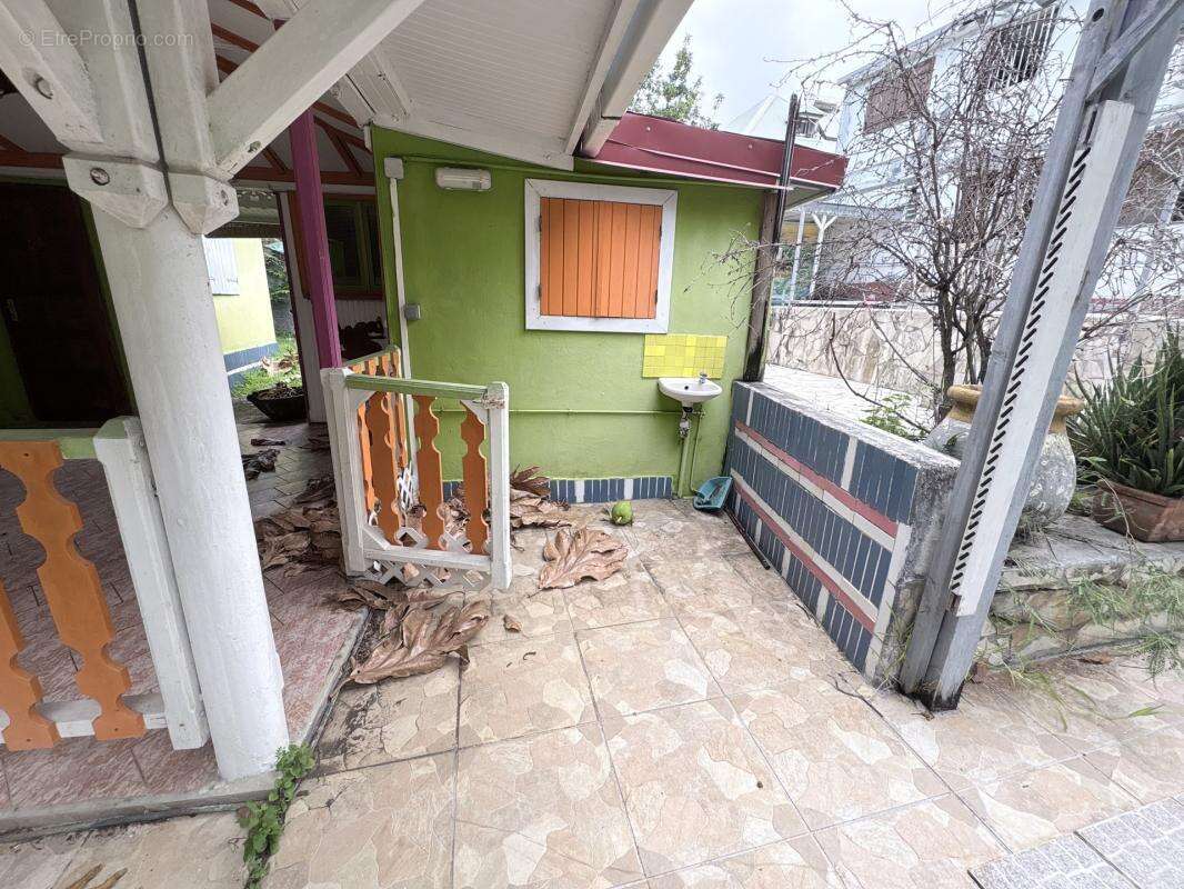 A VENDRE : VILLA F9 à Trois Rivière (97114) - photo 18