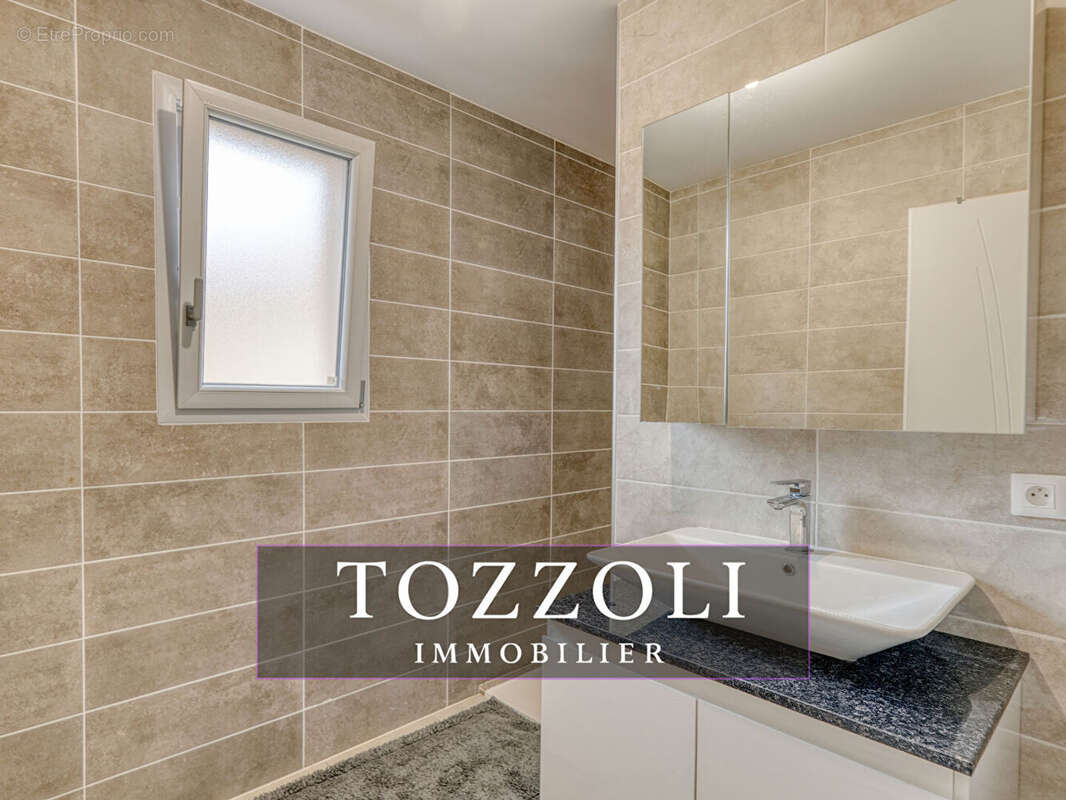 Maison à L&#039;ISLE-D&#039;ABEAU