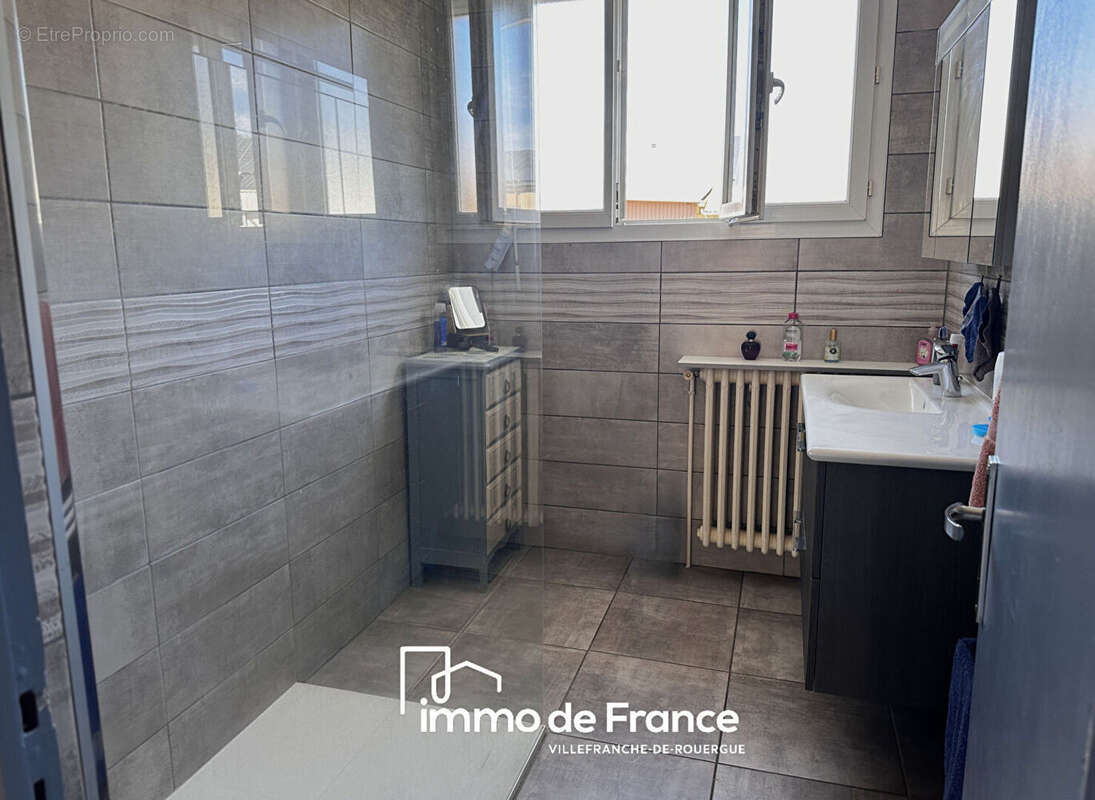 Maison Vailhourles 204 m² habitables, 6 chambres, garage et abri camping-car sur 1075 m² de terrain clos - photo 11