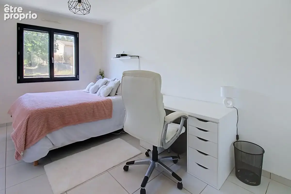 A VENDRE en EXCLUSIVITÉ à VIDAUBAN Maison contemporaine de 138m²  5 chambres  GARAGE  sur 1400m2 de terrain - photo 11
