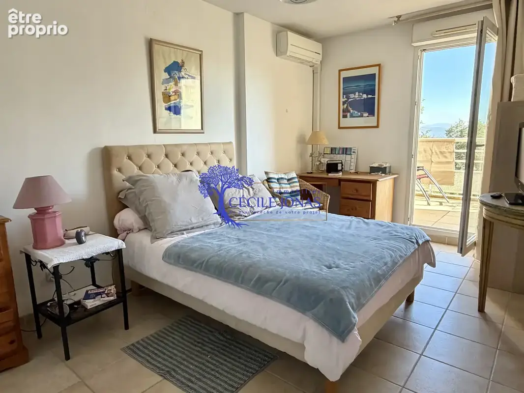 Hyères Costebelle appartement climatisé avec terrasse 25 m2, garage, cave et vue dégagée - Gare/ Almanarre à proximité - photo 8