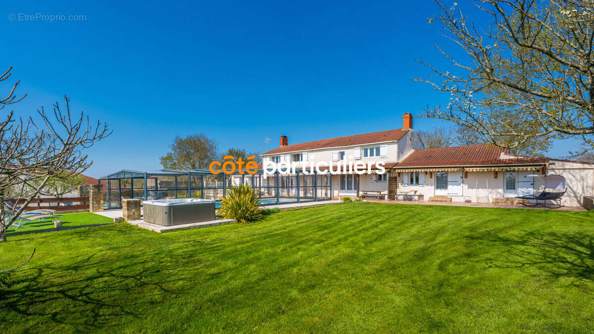 Maison à SAINT-CYR-EN-TALMONDAIS