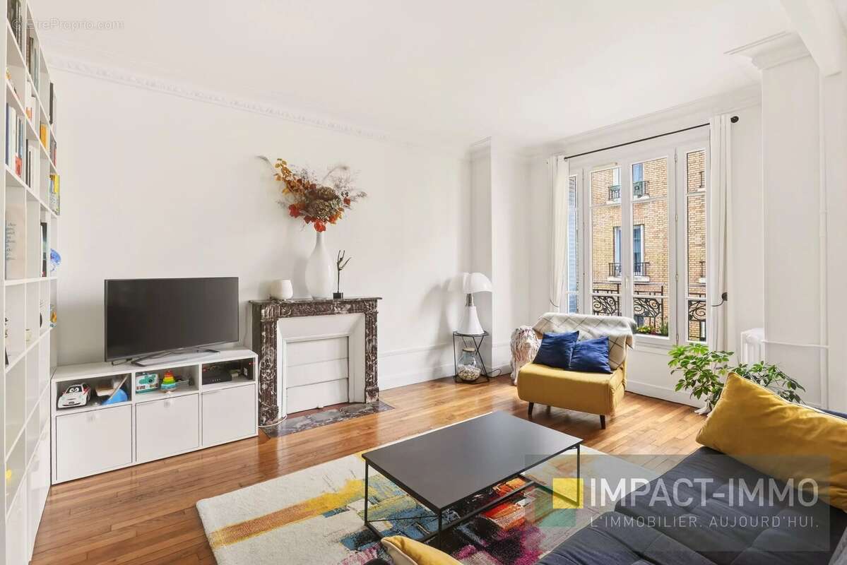 Appartement à COURBEVOIE