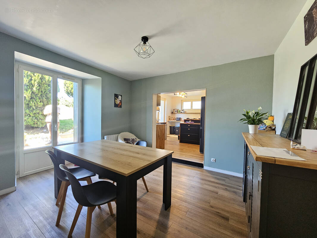 Maison à LES HERBIERS