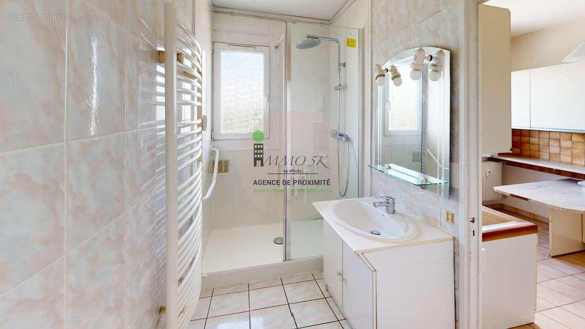 Appartement à RILLIEUX-LA-PAPE