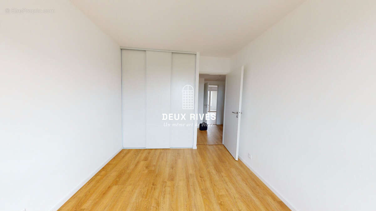 Chambre 1 - Appartement à NANTES