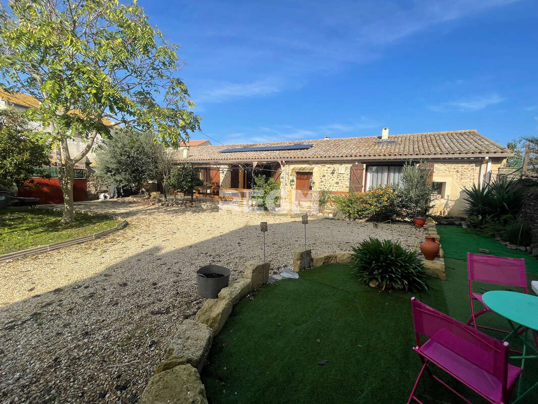 A vendre Hérault 34550 Bessan - proche Agde et mer - unique opportunité Maison 162 m2 en pierres entièrement rénovée type Longèr - photo 25