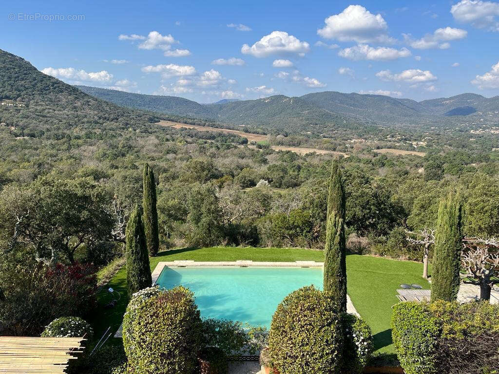 Maison à PLAN-DE-LA-TOUR