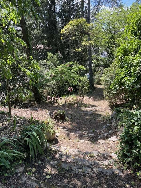 Terrain à MONTFERRIER-SUR-LEZ