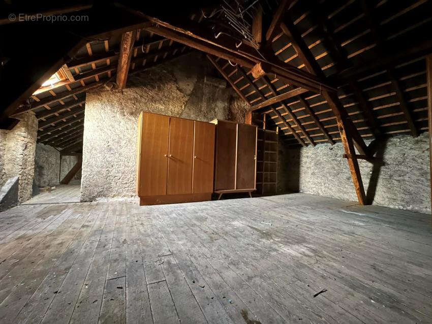 Maison à SAINT-GERVAIS-D'AUVERGNE