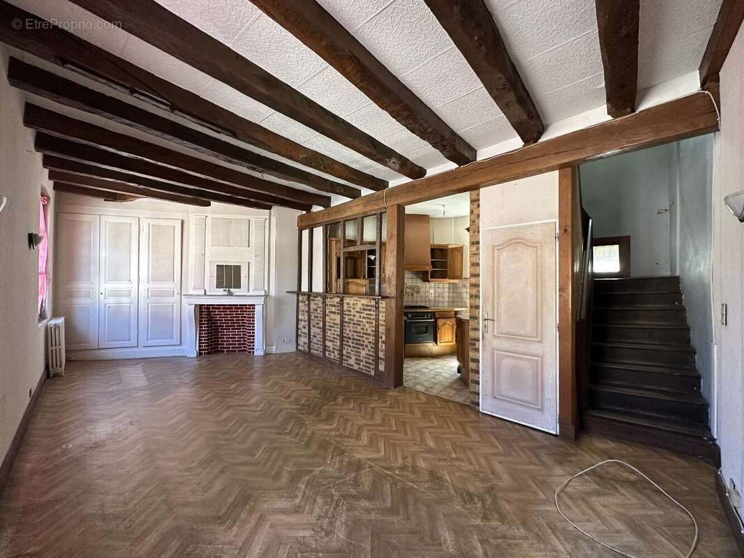 Maison à SAINT-YRIEIX-LA-PERCHE