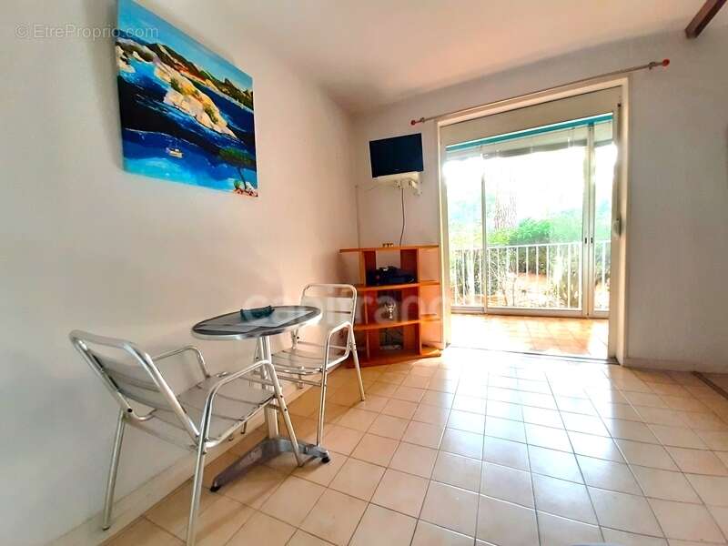 Appartement à SIX-FOURS-LES-PLAGES