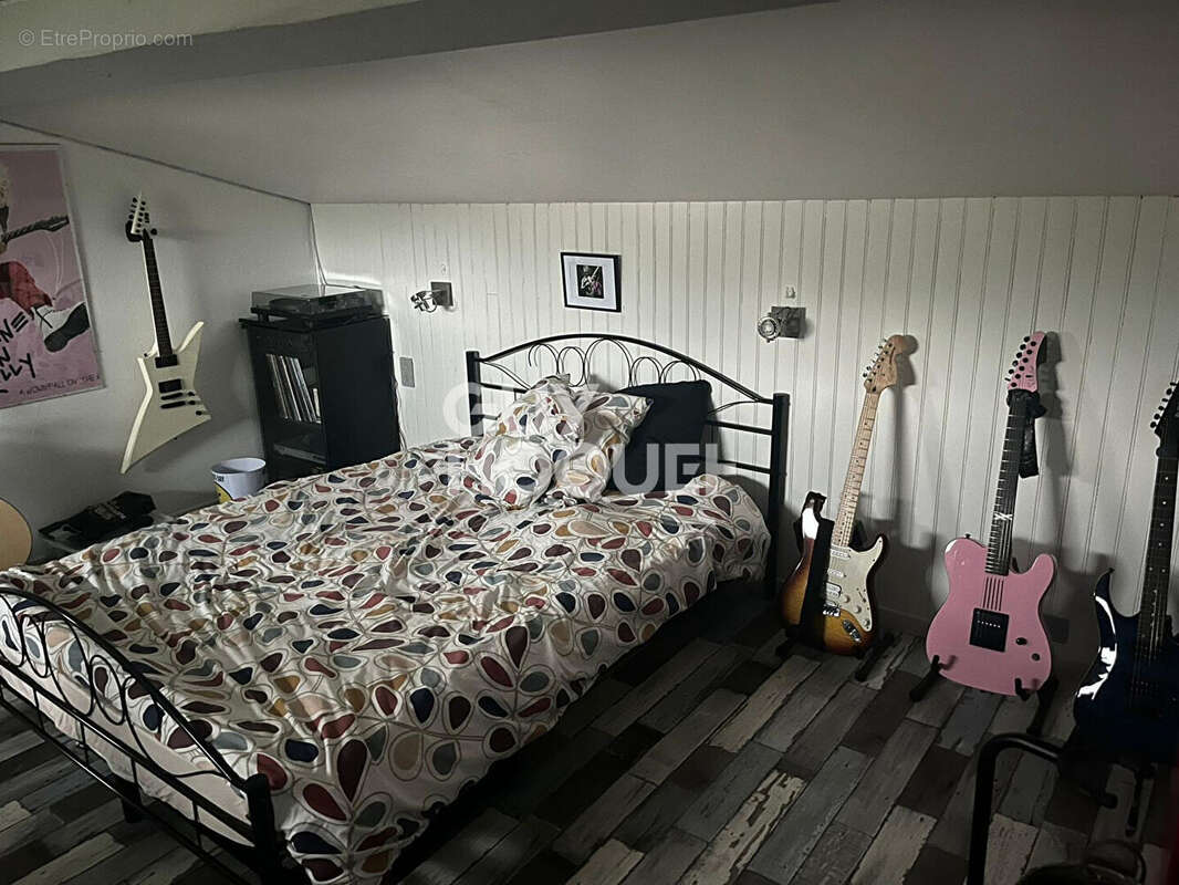 Maison à SAINT-ROMAIN-LE-PUY