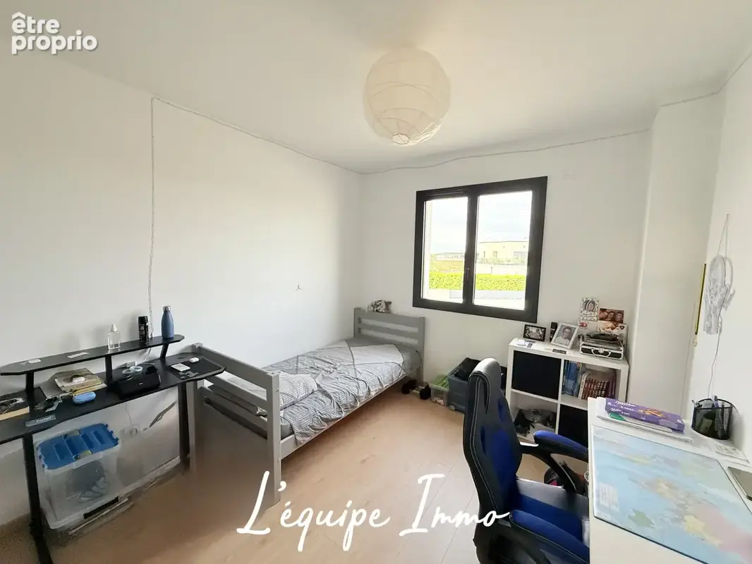 Superbe maison contemporaine T5 - 100 m2 - Parcelle de 684 m2 - Garage et piscine - - photo 11
