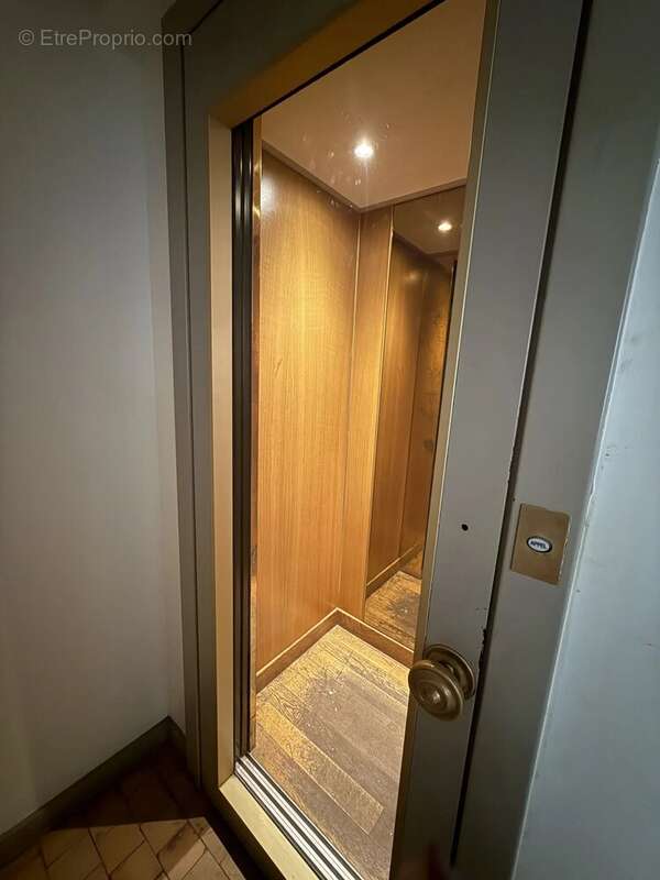 Appartement à PARIS-3E