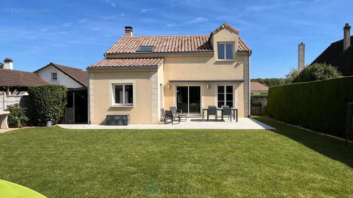 Maison à BOISSISE-LE-ROI
